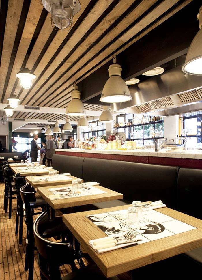 2 rooms Commercial property in Viareggio, Italy No. 211542