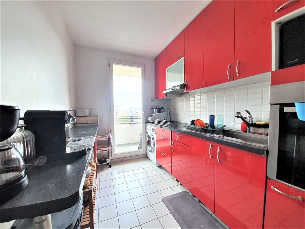 3 bedrooms Apartment in Courbevoie, France No. 114723