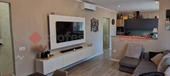 2 bedrooms Apartment in Cerea, Italy No. 360609 2