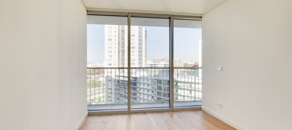 3 bedrooms Apartment in Lisbon, Portugal No. 101973 13