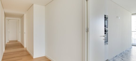 3 bedrooms Apartment in Lisbon, Portugal No. 101973 7