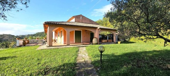 4 rooms Villa in Sarzana, Italy No. 21709 3