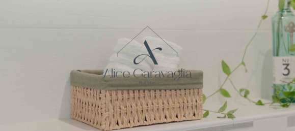 2 bedrooms Apartment in Varese, Italy No. 1646 45