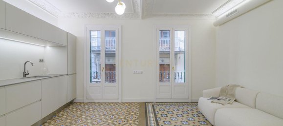 2 bedrooms House in Ciutat Vella, Spain No. 161681 9