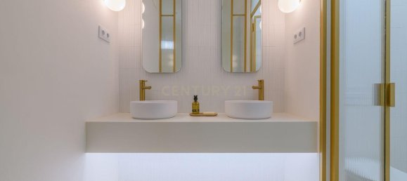 2 bedrooms House in Ciutat Vella, Spain No. 161681 4