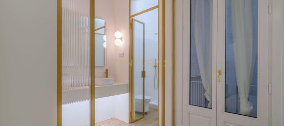 2 bedrooms House in Ciutat Vella, Spain No. 161681 7