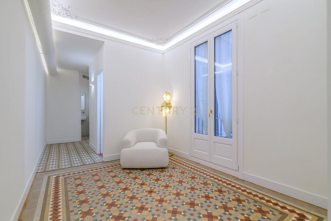 2 bedrooms House in Ciutat Vella, Spain No. 161681