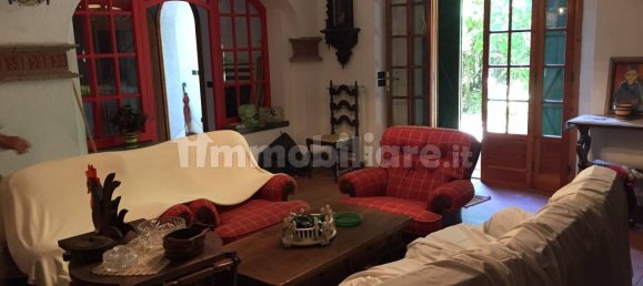 4 bedrooms Villa in Stazzema, Italy No. 85357 10