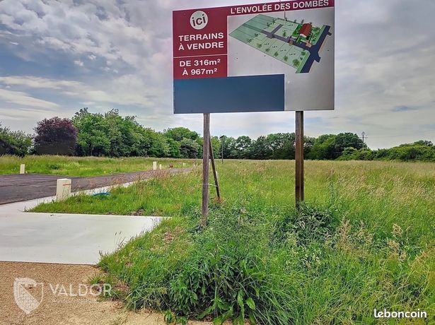 Terrain à Marlieux, France 803m² No. 312422