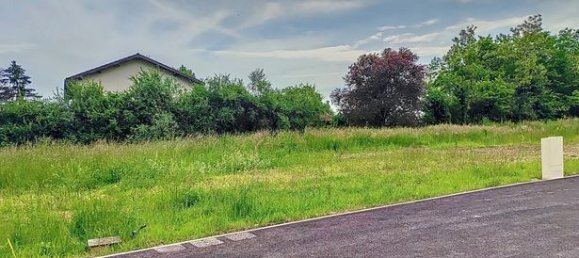 Terrain à Marlieux, France 803m² No. 312422 3