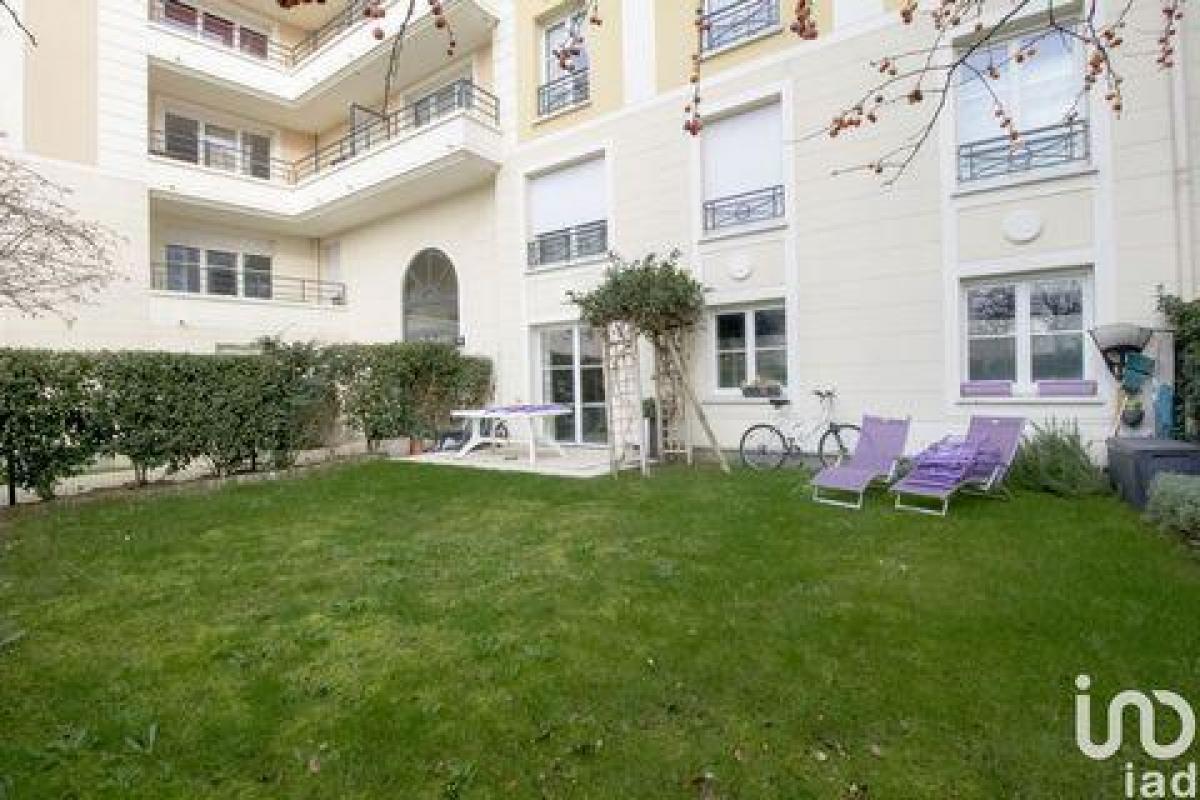 2 bedrooms Condo in Plaisir, France No. 14717