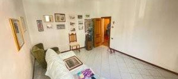 2 bedrooms Apartment in Florence, Italy No. 328812 2