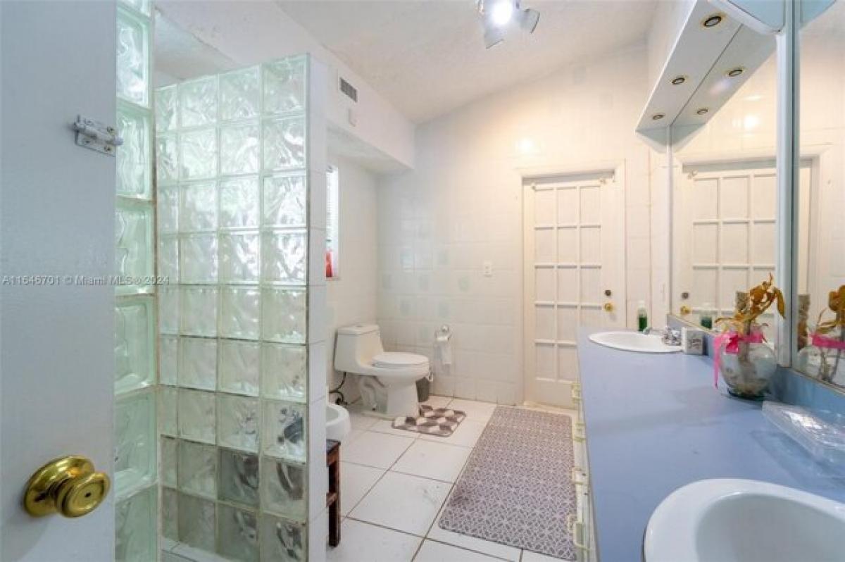 5 bedrooms House in Miami, USA No. 284804