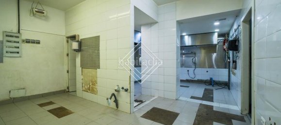 530m² Commercial property in Madrid, Spain No. 29333 11