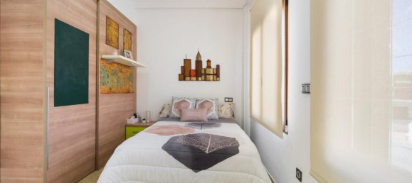 4 bedrooms Villa in Alicante, Spain No. 129160 19