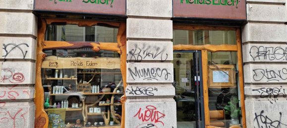 2 rooms Commercial property in Milan, Italy No. 240934 3