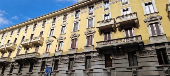 2 rooms Commercial property in Milan, Italy No. 240934 2