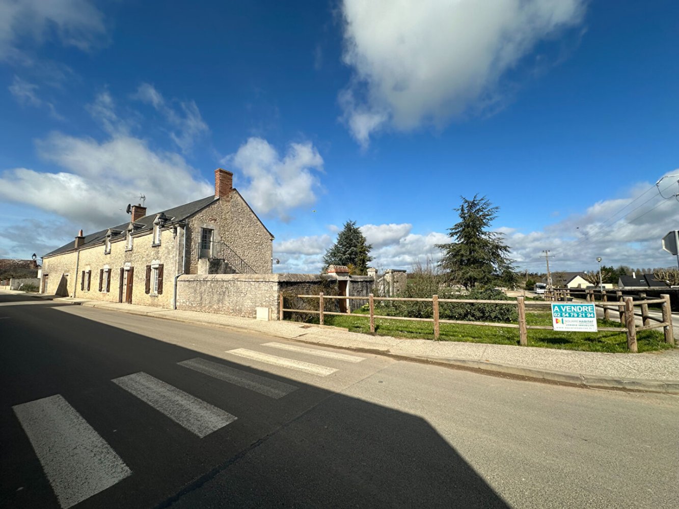 Casa de 5 dormitorios en Maves, France No. 68291