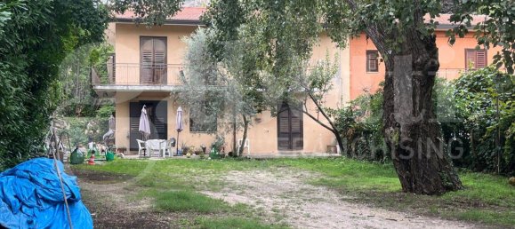 Villa de 4 dormitorios en Mercogliano, Italy No. 159228 10