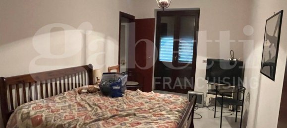 Villa de 4 dormitorios en Mercogliano, Italy No. 159228 14