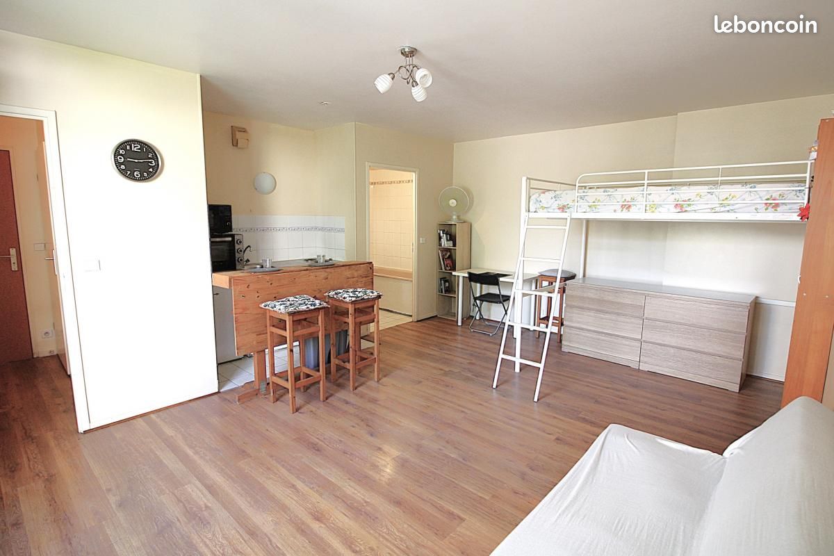 Studio in Le Bourget, France No. 182516