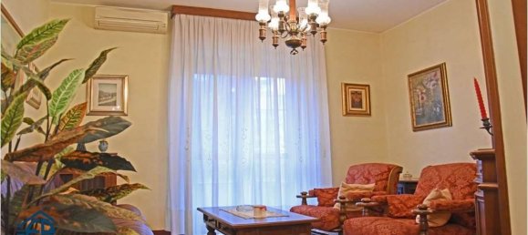 4 rooms Apartment in Sesto San Giovanni, Italy No. 271633 2