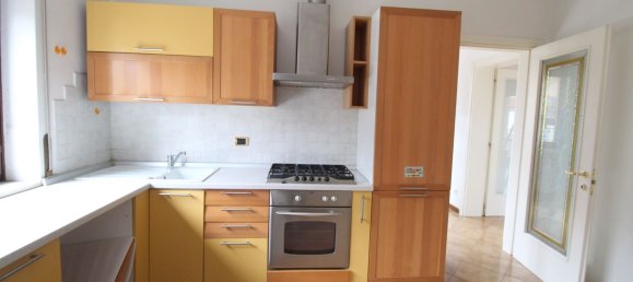 4 Schlafzimmer Wohnung in Arzignano, Italy, Nr. 328330 2