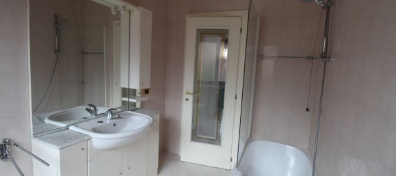 4 Schlafzimmer Wohnung in Arzignano, Italy, Nr. 328330 8