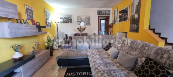 3 bedrooms House in Vergiate, Italy No. 163433 5