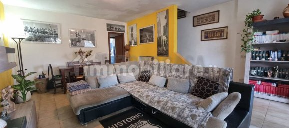 3 bedrooms House in Vergiate, Italy No. 163433 4