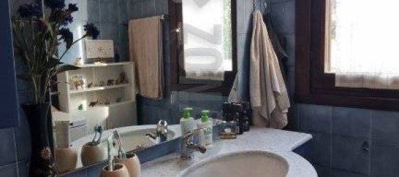 3 bedrooms House in Vergiate, Italy No. 163433 24