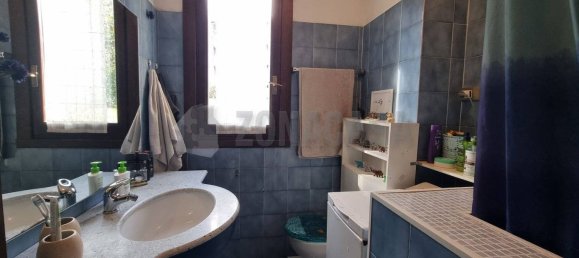 3 bedrooms House in Vergiate, Italy No. 163433 22