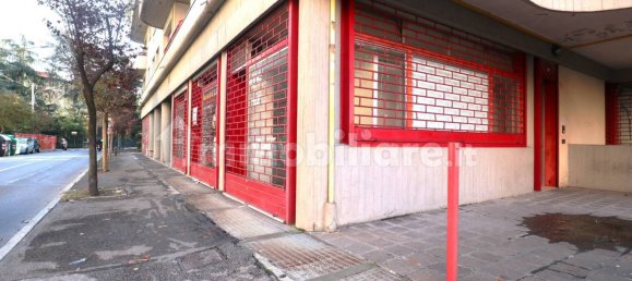 2 rooms Commercial property in Bologna, Italy No. 194839 23