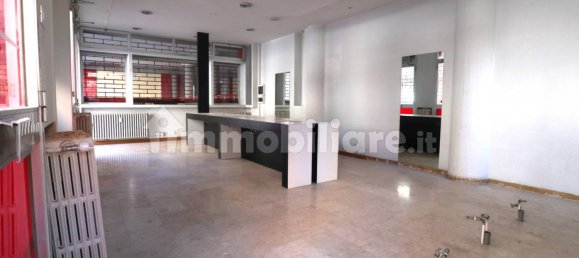 2 rooms Commercial property in Bologna, Italy No. 194839 5