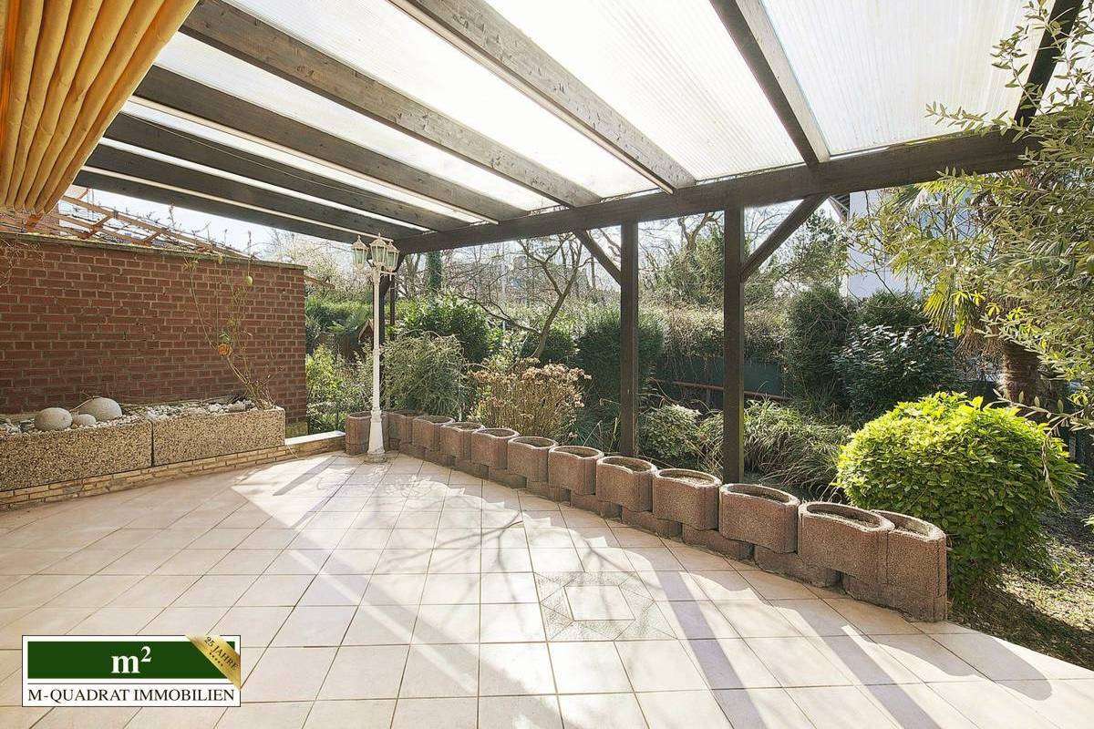 Таунхаус с 5 комнатами в Нойс, Германия № 74920