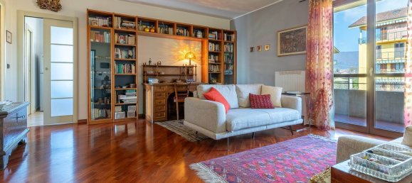 4 rooms Apartment in Ivrea, Italy No. 1811 2