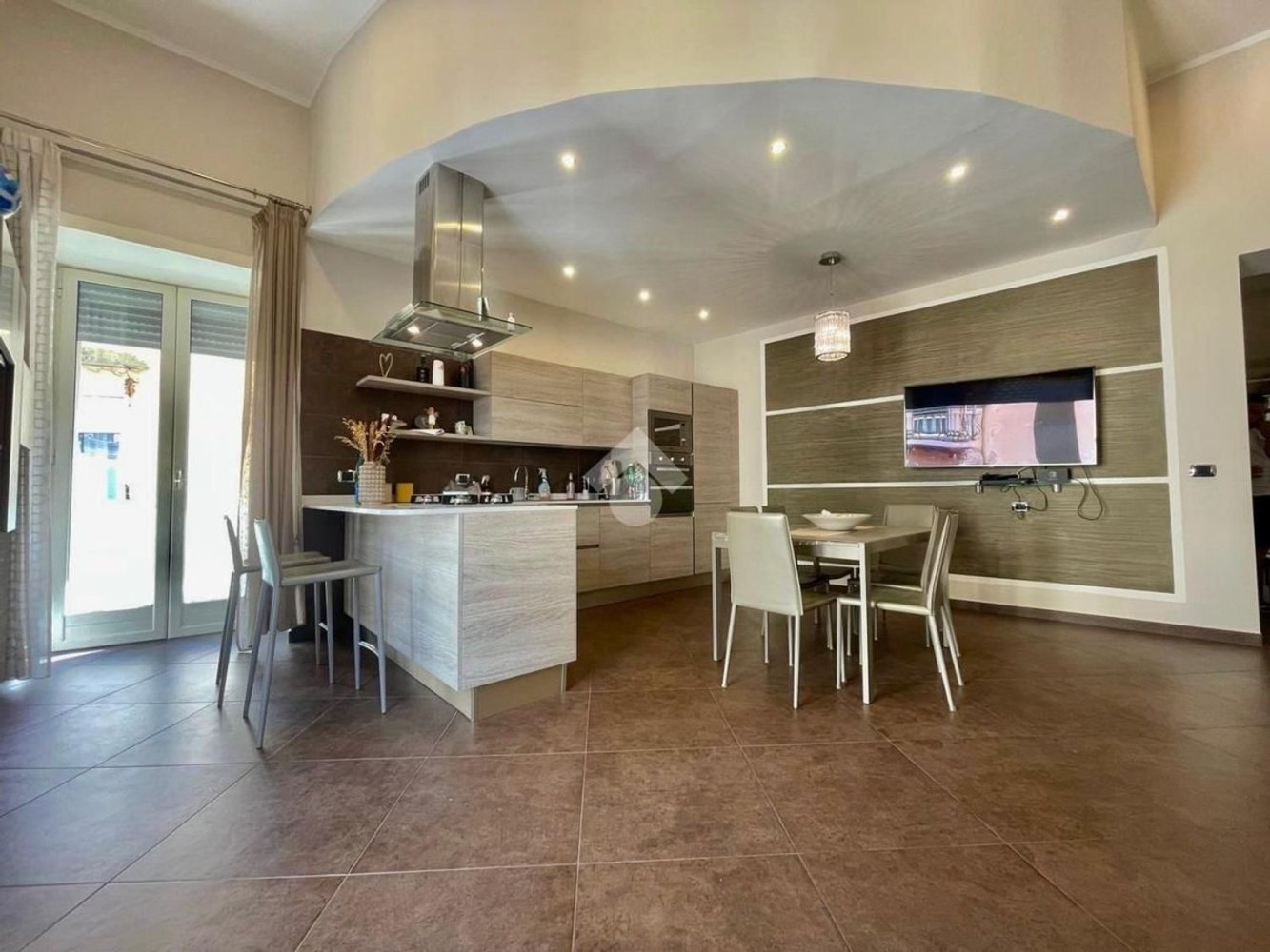 6 bedrooms Apartment in Naples, Italy No. 326314