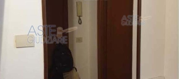 3 bedrooms Apartment in Rome, Italy No. 377775 10