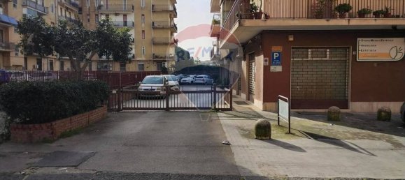 Коммерческая недвижимость с 3 спальнями в Кальтаджироне, Италия № 86150 8