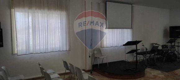 Коммерческая недвижимость с 3 спальнями в Кальтаджироне, Италия № 86150 15