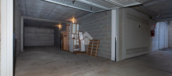  مرآب في Caselle Torinese, Italy 38متر مربع رقم 114373 13