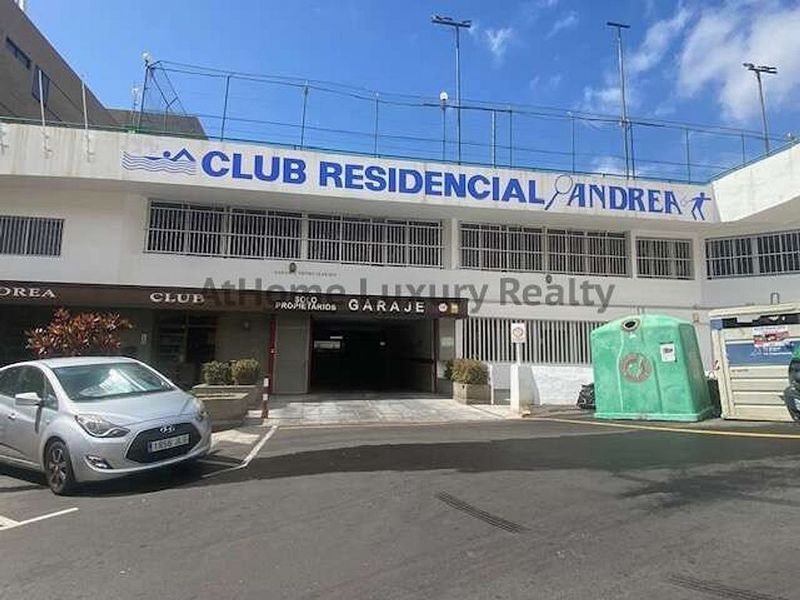  مرآب في El Rosario, Spain رقم 244031