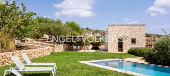 3 bedrooms Villa in Avola, Italy No. 92418 10