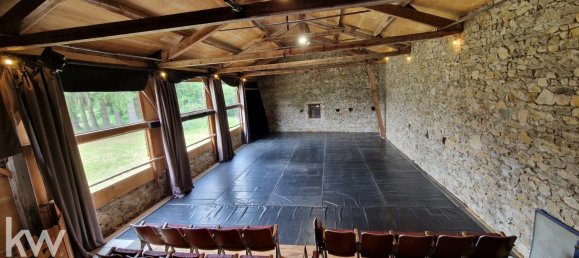 13 rooms House in Usson-en-Forez, France No. 191786 20