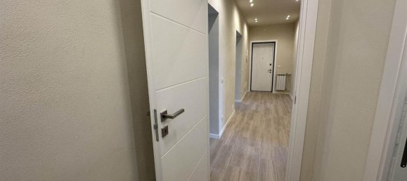 3 rooms Apartment in Piacenza, Italy No. 32105 3