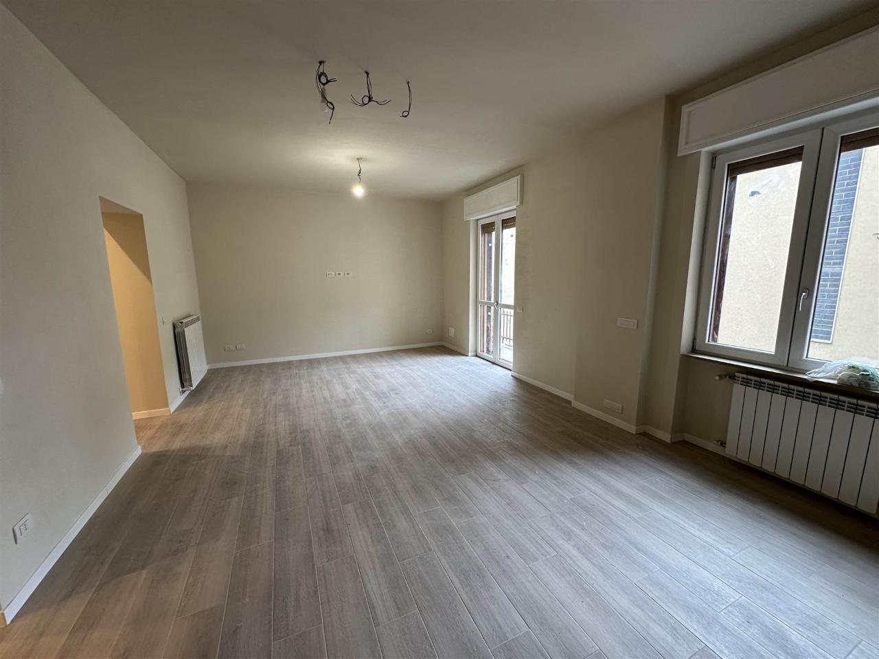 3 rooms Apartment in Piacenza, Italy No. 32105