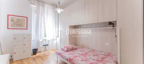 3 rooms Apartment in Milan, Italy No. 274442 4