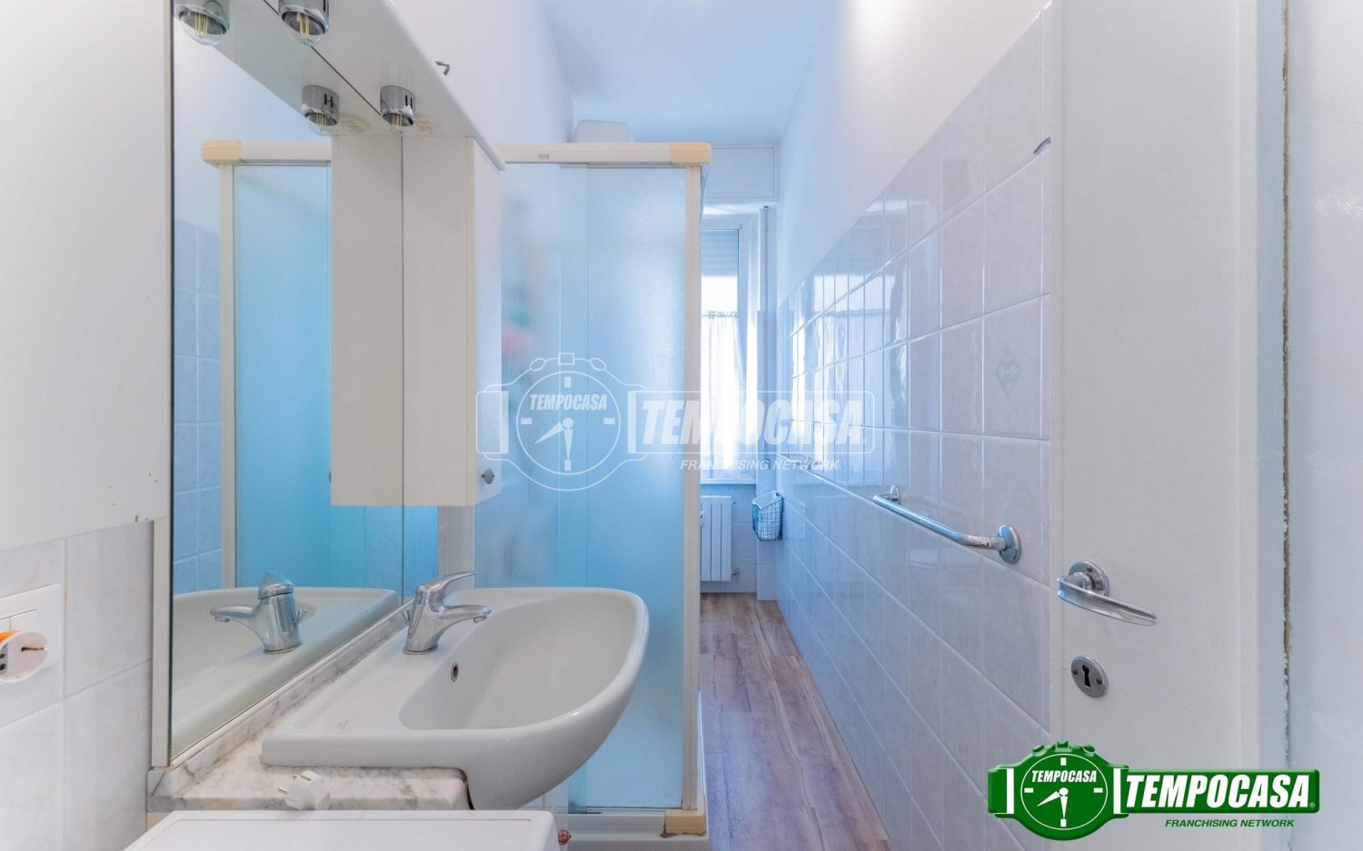 3 rooms Apartment in Milan, Italy No. 274442