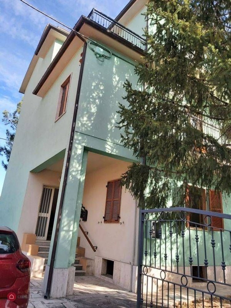 7 rooms Apartment in Ascoli Piceno, Italy No. 12328