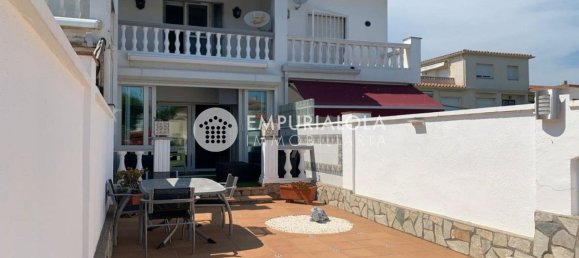 Casa T2 em Empuriabrava, Spain N.º 146236 3